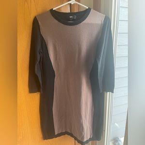 Mission brand long sweater. 3/4 length sleeves. Black and brown. size large